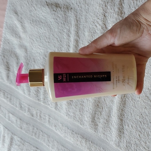 Victoria's Secret Vintage NO23 Enchanted Nights Body Lotion - Picture 1 of 9
